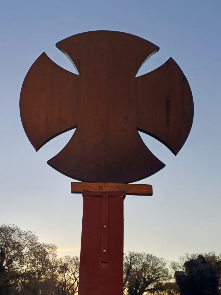 "Que la levación de la Cruz, sea la elevación de nuestra Obra y de nuestro Carisma". P. José Martínez