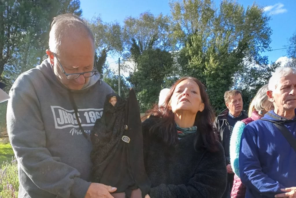 "Aquí tienes a tu madre"