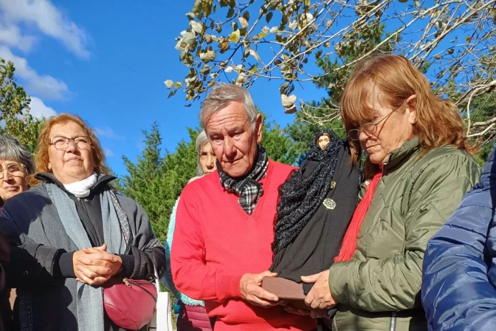 La misión que se le abre a María, la sobrepasa.